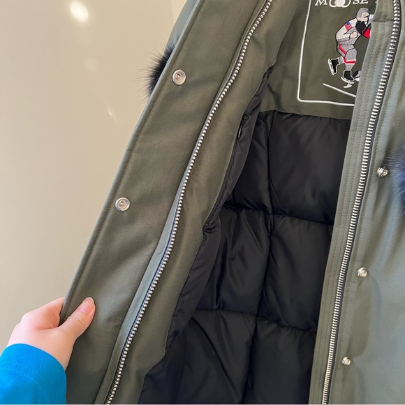 NEW🍉Moose Knuckles Stirling Down Jacket Parka Shearling Trim Green Black Pom - Picture 9 of 15